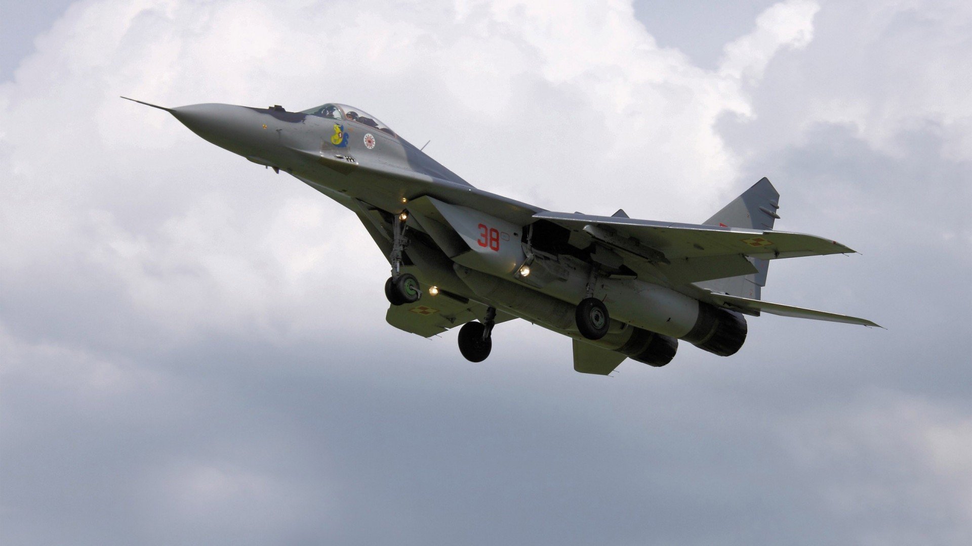 球队在关键回合的战术执行细节分析，回合是指球处于比赛状态的一段时间