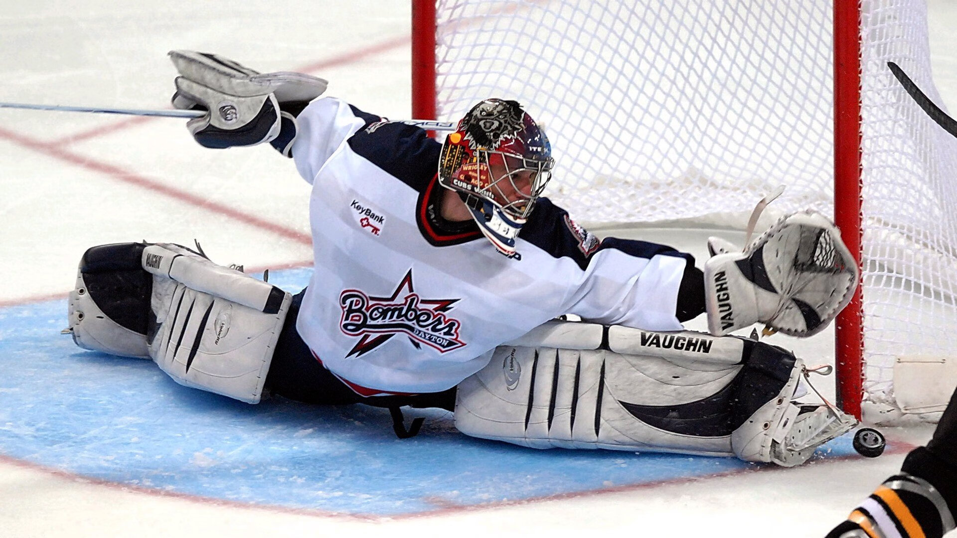 “马科斯·莫奇的强力防守与战术执行力，帮助美洲狮队在全球赛场占得先机”